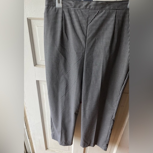 Women trousers - Picture 1 of 5